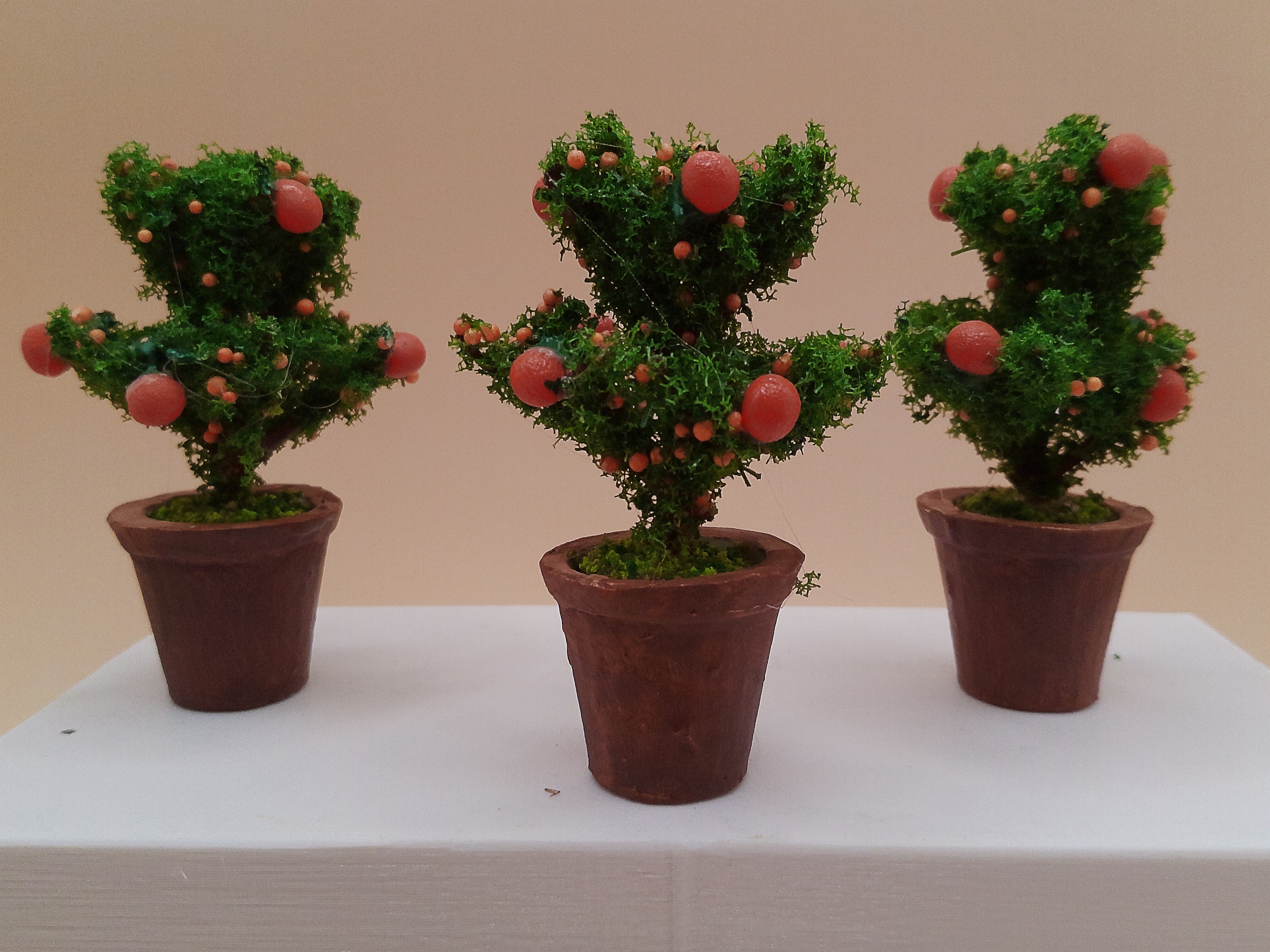 Mandarinier artisanal floqué et peint à la main, hauteur 8 cm, pour crèche provençale