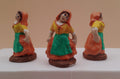 La Jeune Provençale, santon en argile peint à la main, 5 cm, robe orange et tablier vert, pour crèche provençale
