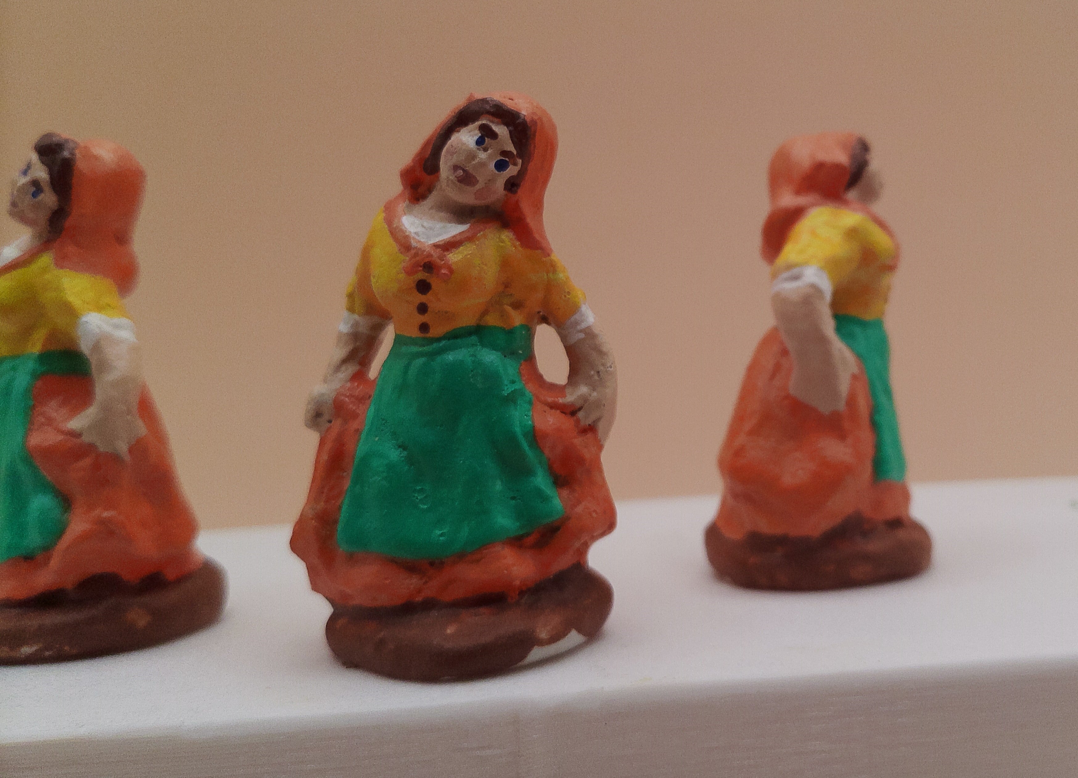 La Jeune Provençale – Santon provençal artisanal 7 cm