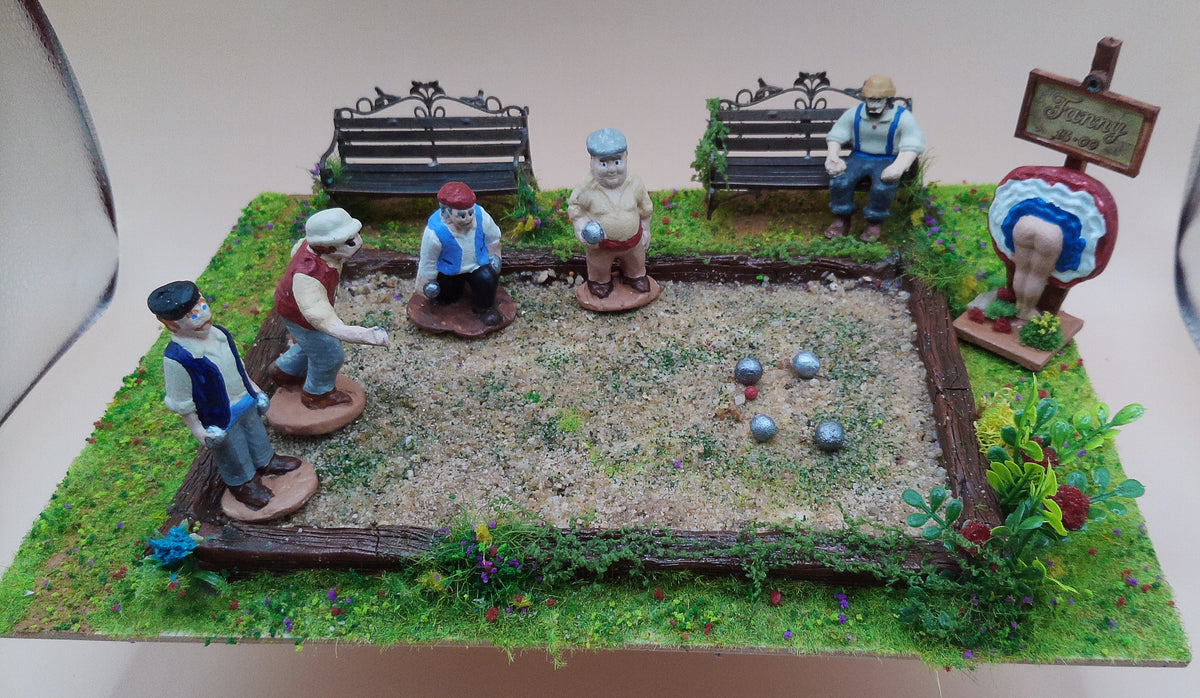 Terrain de pétanque façonné à la main – décor artisanal pour crèche provençale, compatible figurines 7 cm